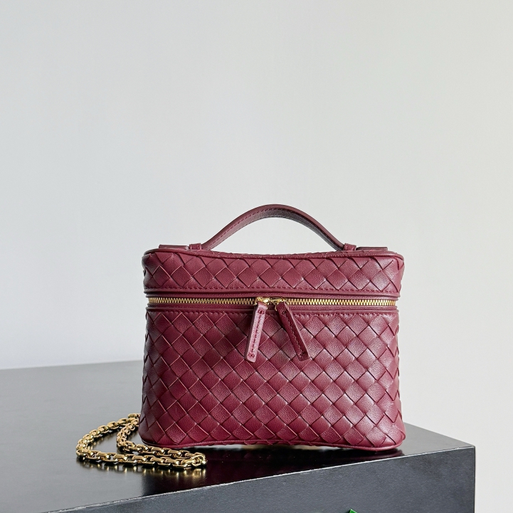 843800 Soft Vanity小號化妝包 巴羅紅_2