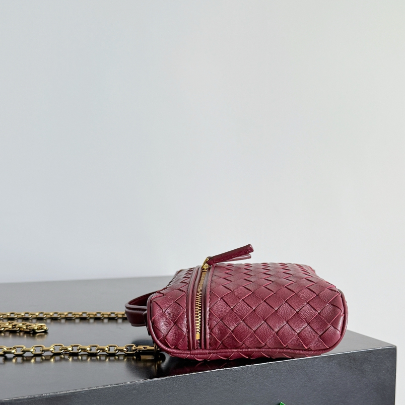 843800 Soft Vanity小號化妝包 巴羅紅_3