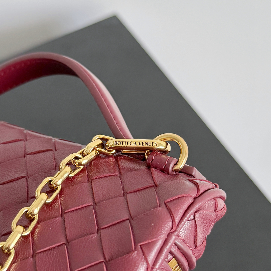 843800 Soft Vanity小號化妝包 巴羅紅_5