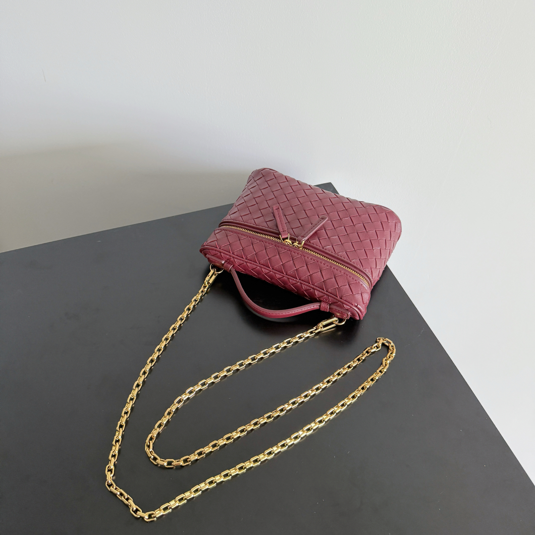 843800 Soft Vanity小號化妝包 巴羅紅_6