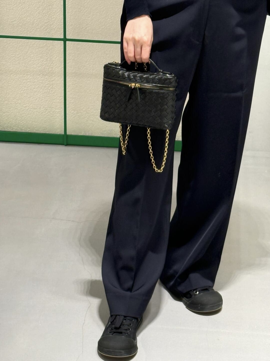 843800 Soft Vanity小號化妝包 黑色_12