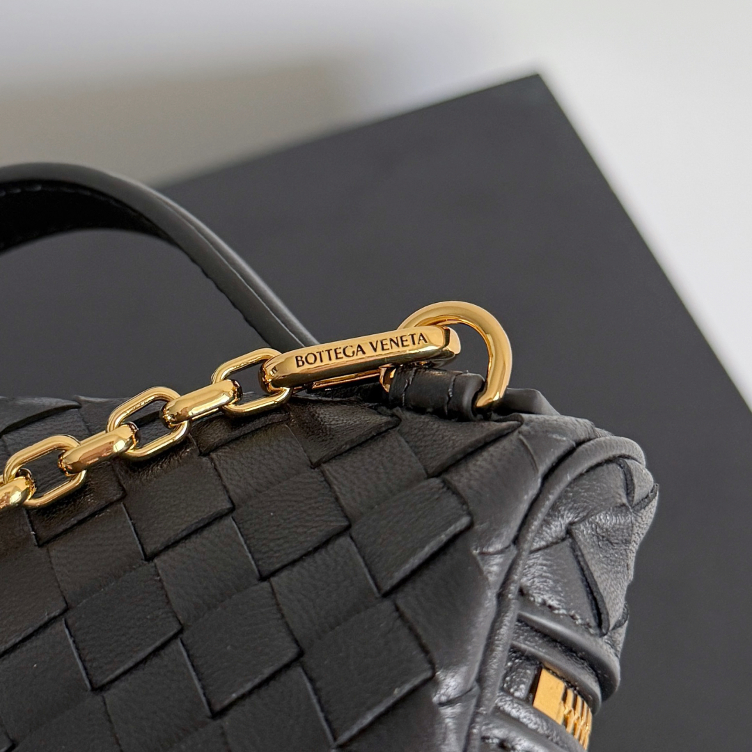 843800 Soft Vanity小號化妝包 黑色_4