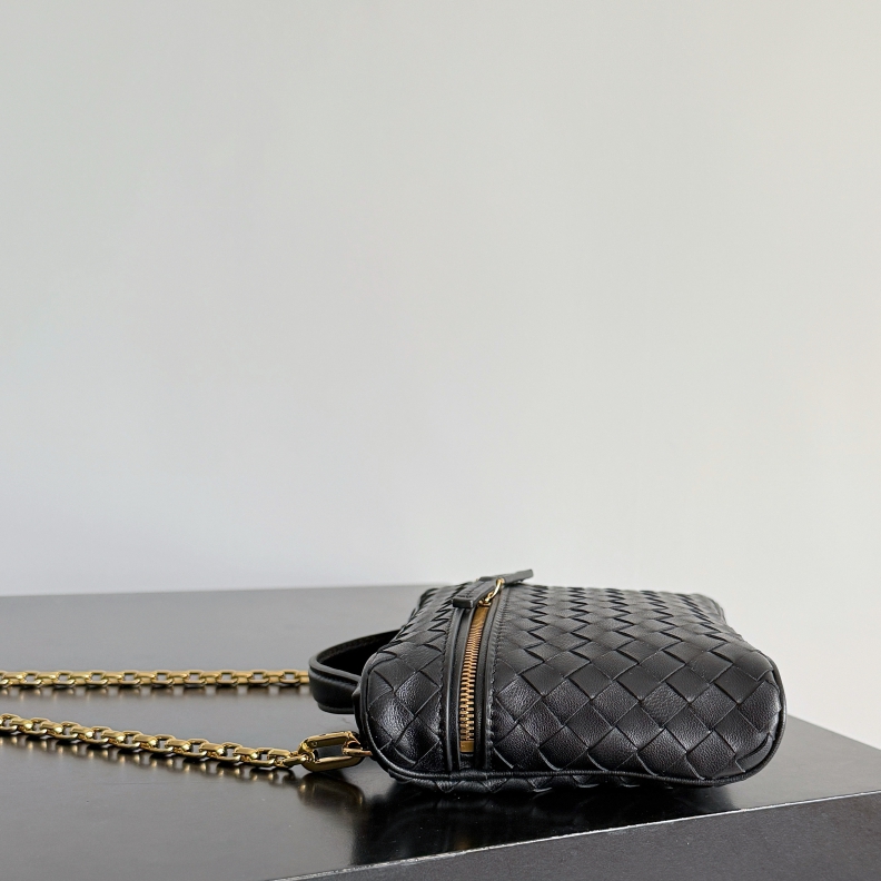 843800 Soft Vanity小號化妝包 黑色_5