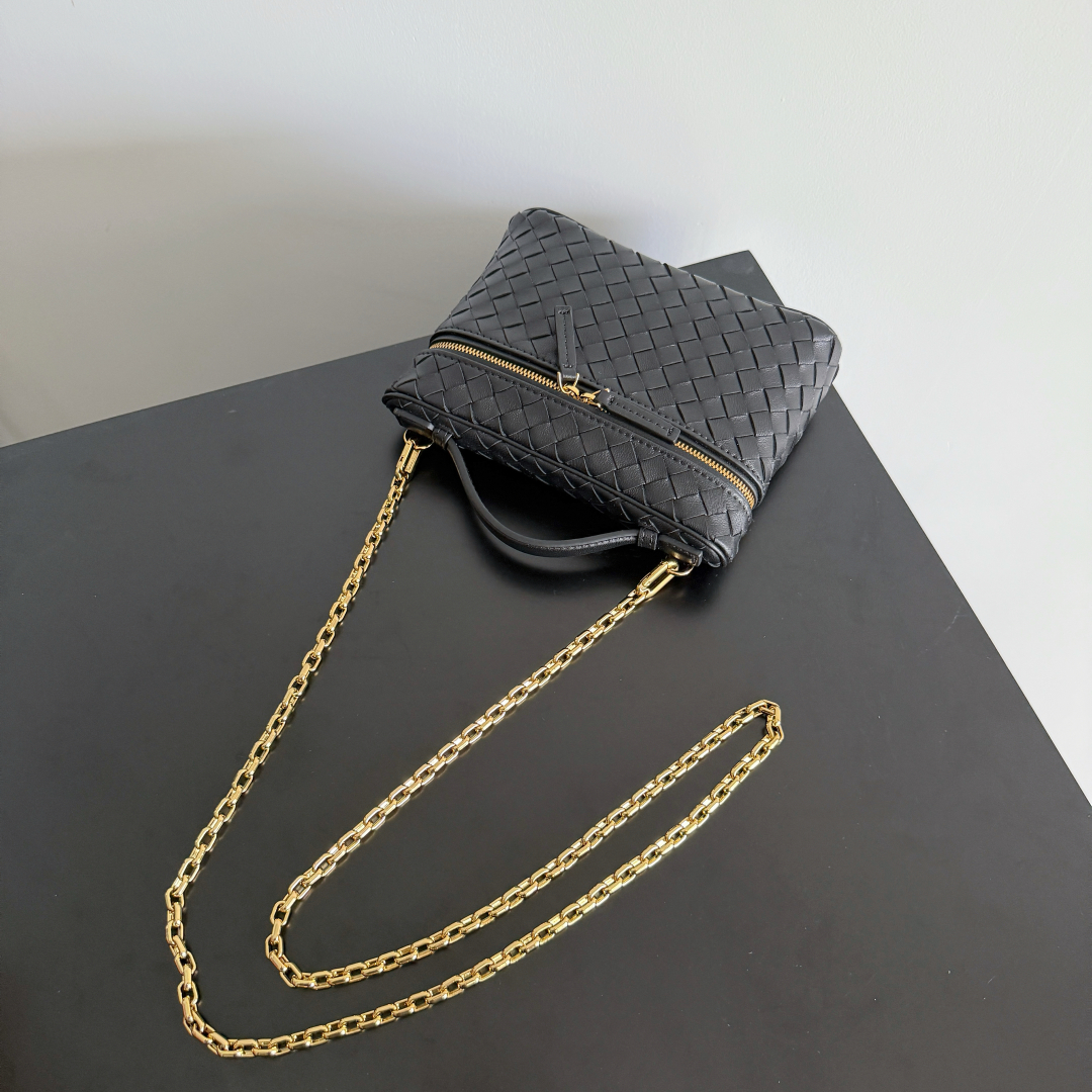 843800 Soft Vanity小號化妝包 黑色_8