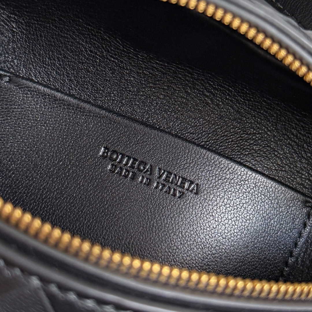 843800 Soft Vanity小號化妝包 黑色_9