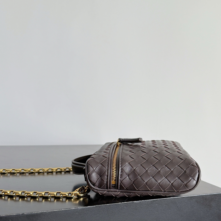 843800 Soft Vanity小號化妝包 黑棕色_4