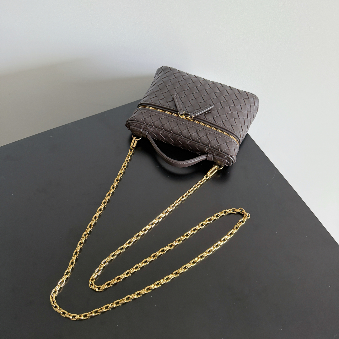 843800 Soft Vanity小號化妝包 黑棕色_7