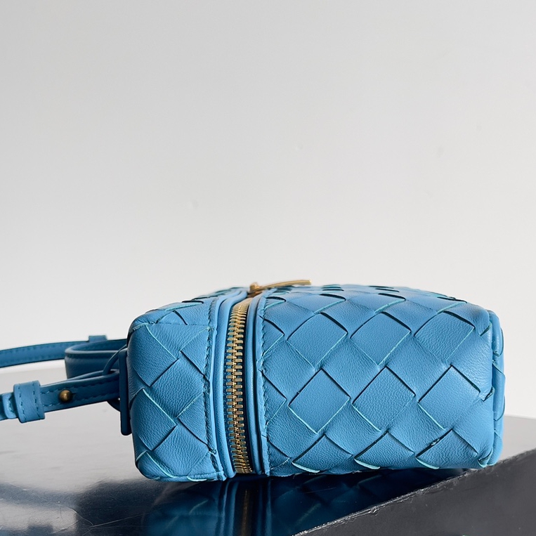 789109化妝包 泳池藍色_3