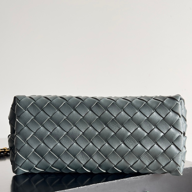 786008小號Andiamo鏈條包 鏈條款深綠色_5