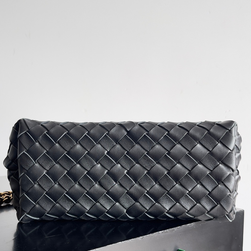 786008小號Andiamo鏈條包 黑色_5