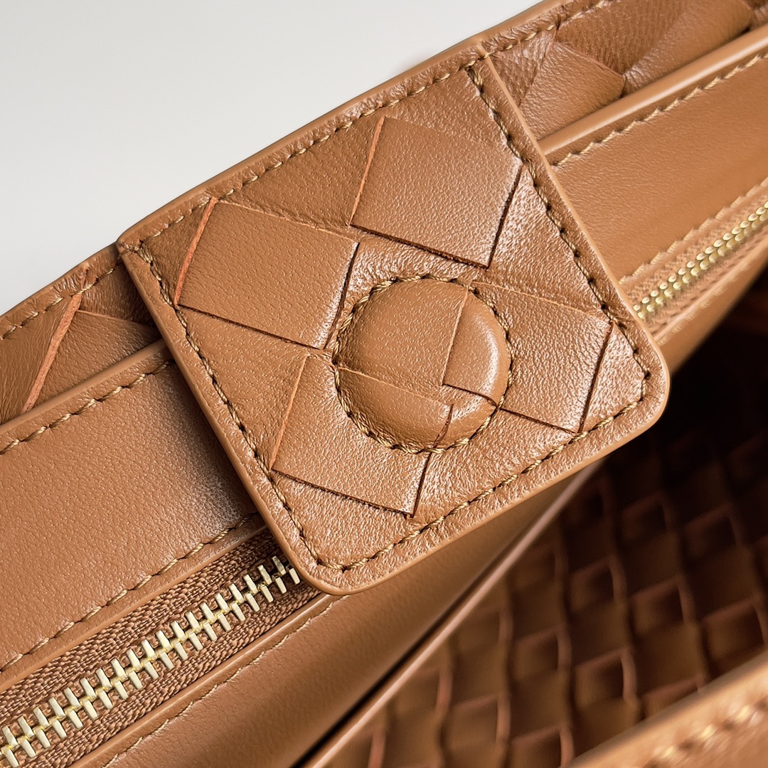 786008小號Andiamo鏈條包 栗棕色_9