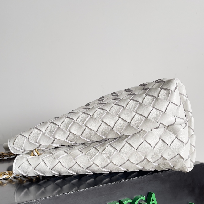 786009 Andiamo鏈條包朵中號 白色_3