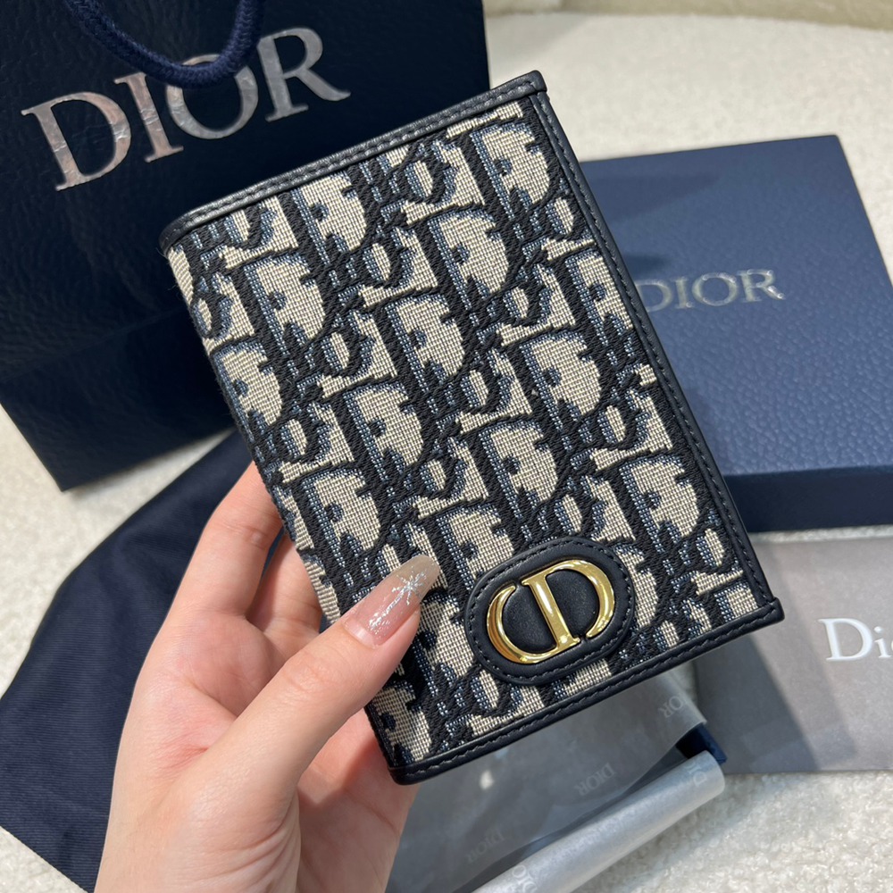 30 Montaigne護照套_2