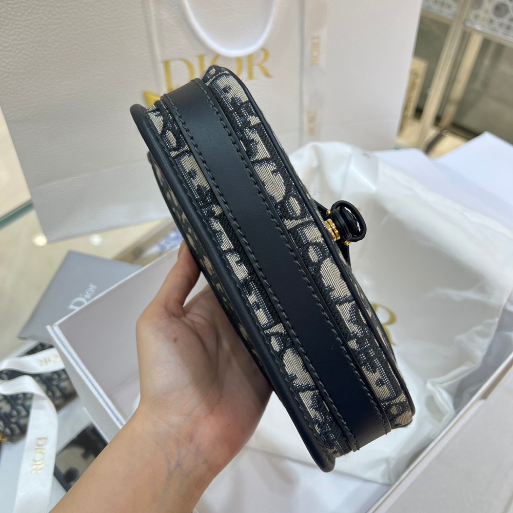 Bobby East-West老花_6