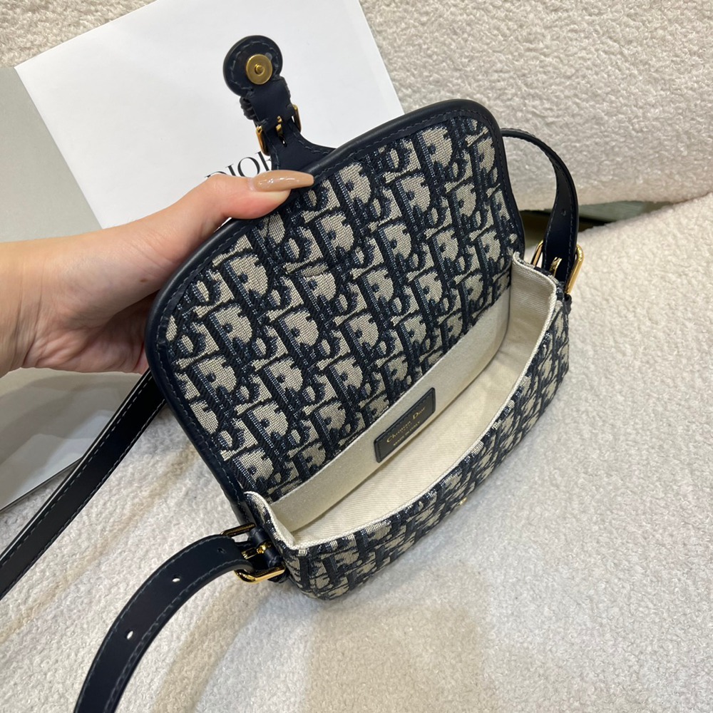 Bobby East-West老花_7