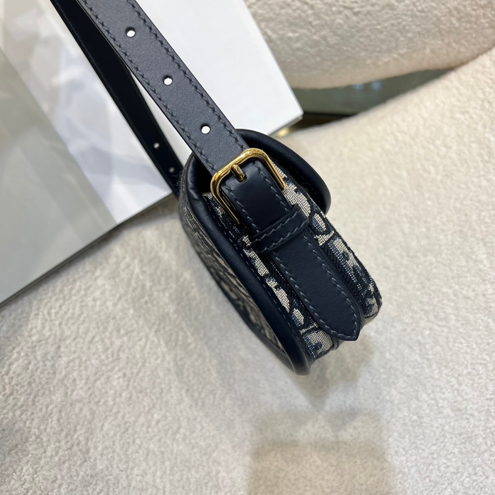 Bobby East-West老花_10