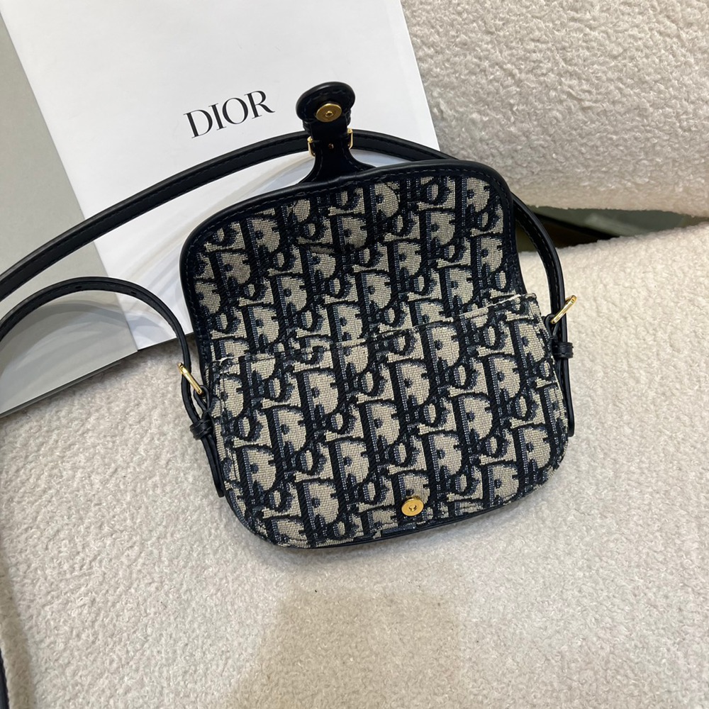 Bobby East-West迷你_5