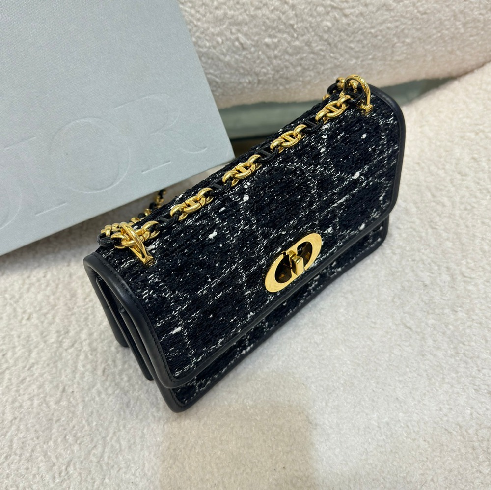 Miss Caro粗花呢_3