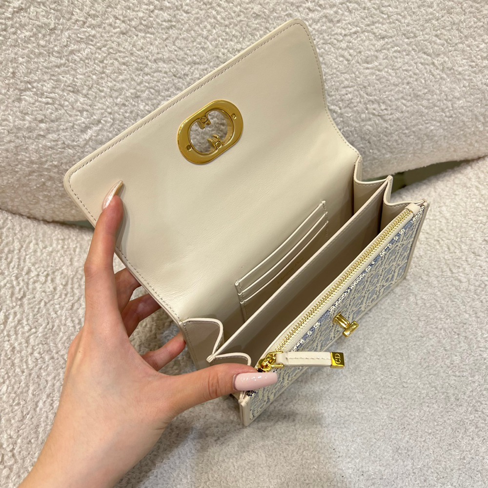 限定色Miss Caro酒椰草_9