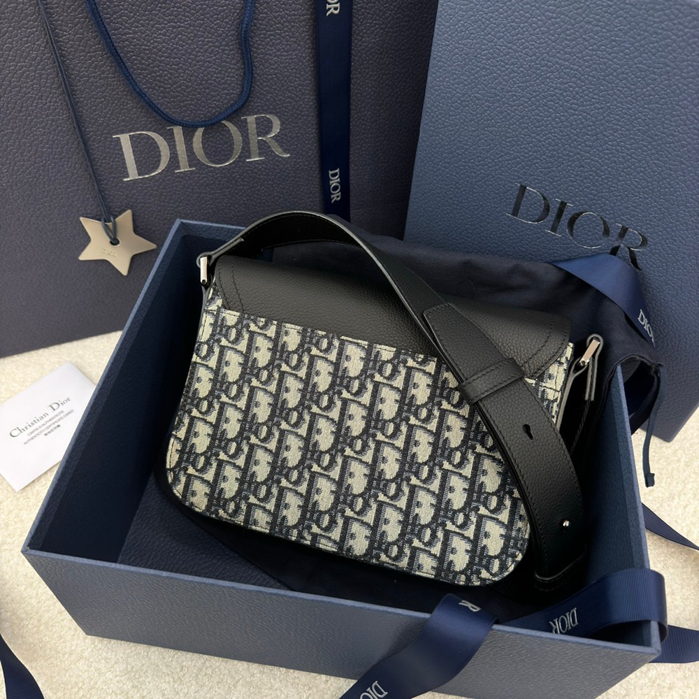 Essentials馬鞍老花_6