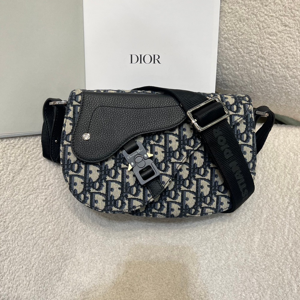 馬鞍信使包老花_1