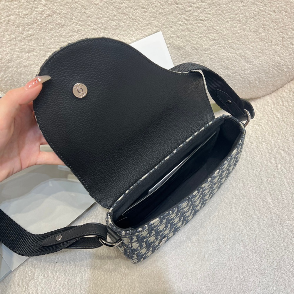 馬鞍信使包老花_2