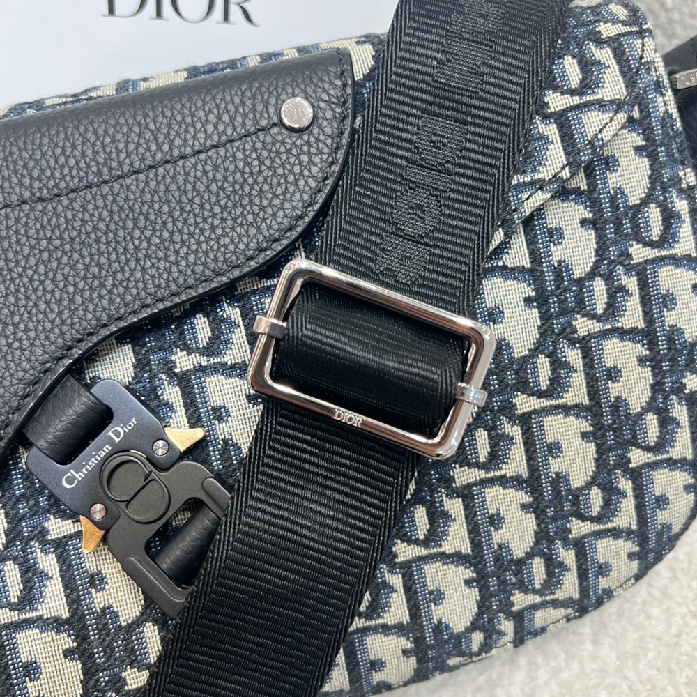 馬鞍信使包老花_5