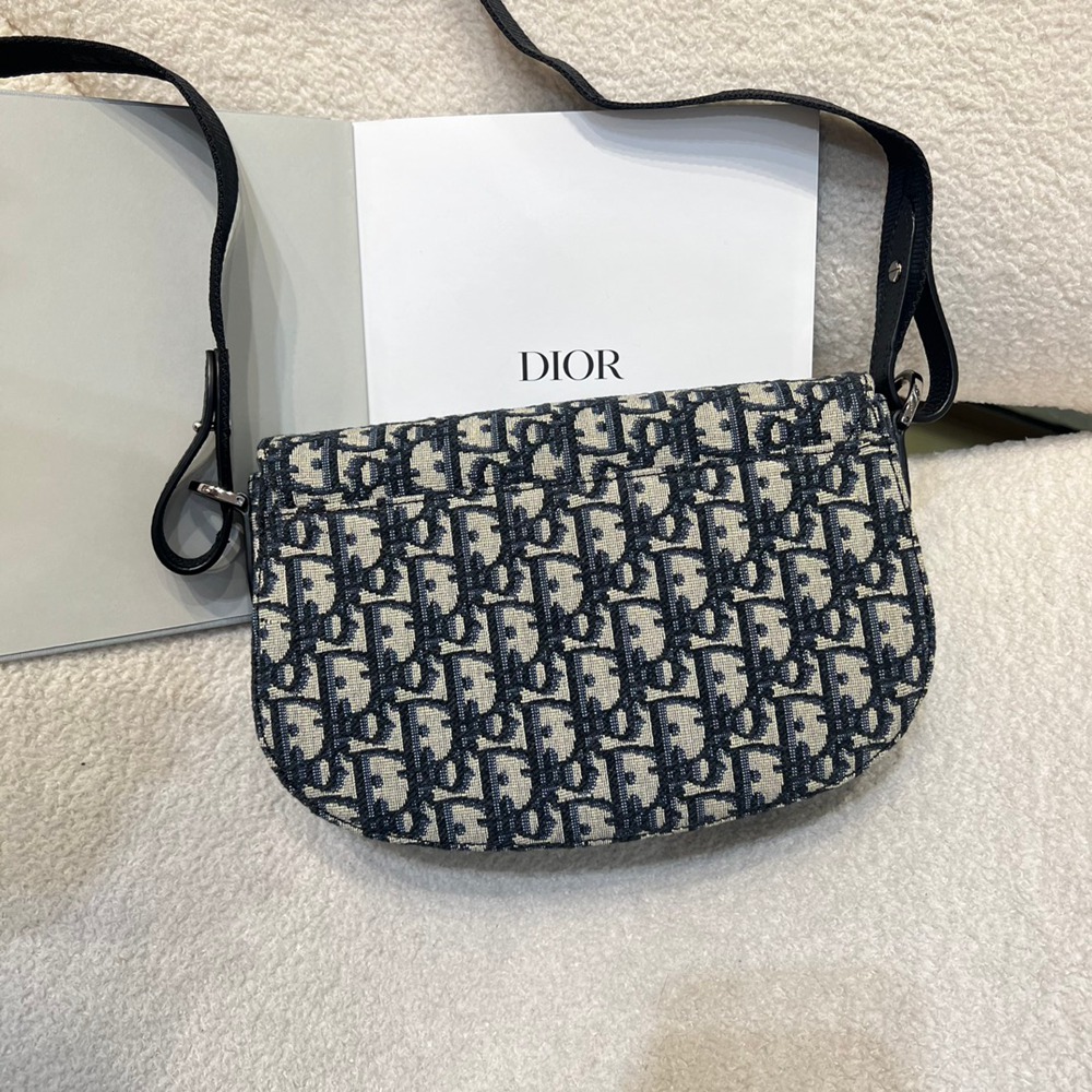 馬鞍信使包老花_7