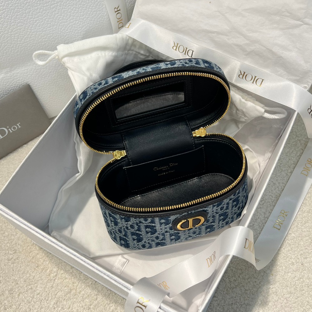 Montaigne Mini Vanity_2