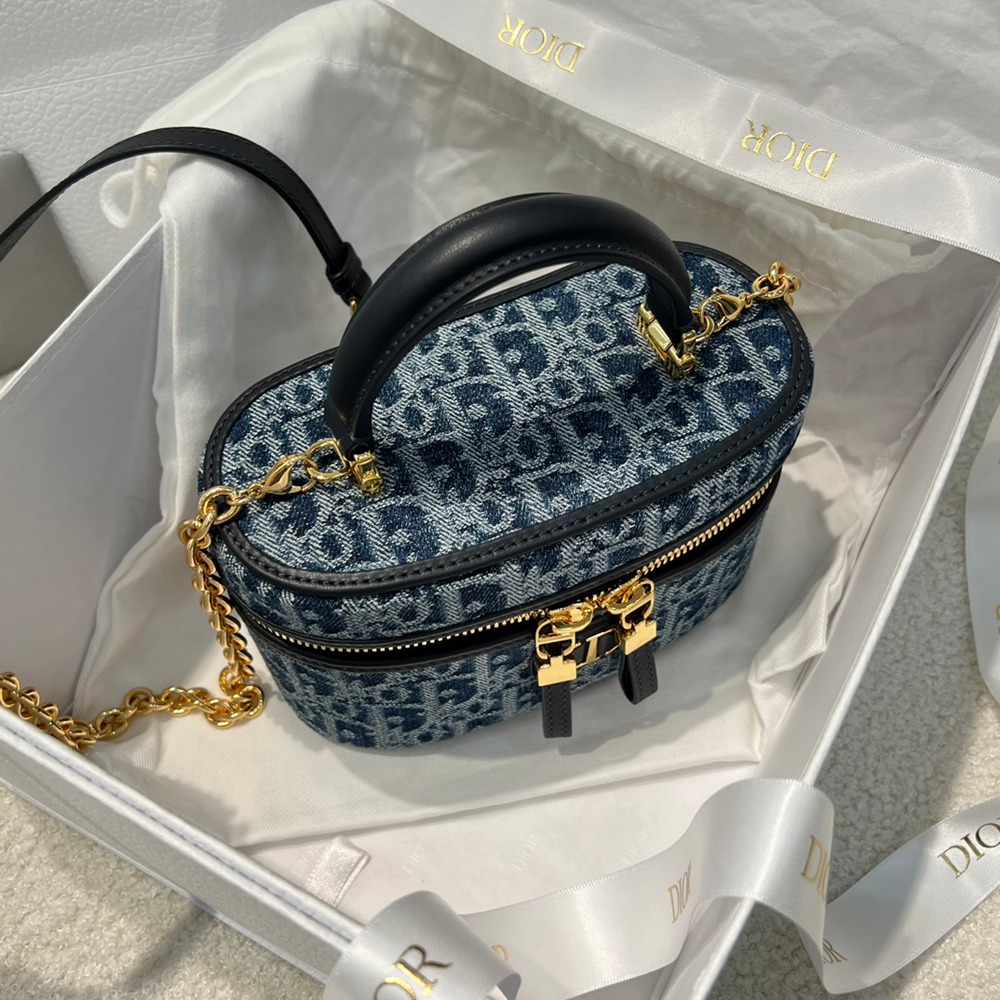 Montaigne Mini Vanity_7