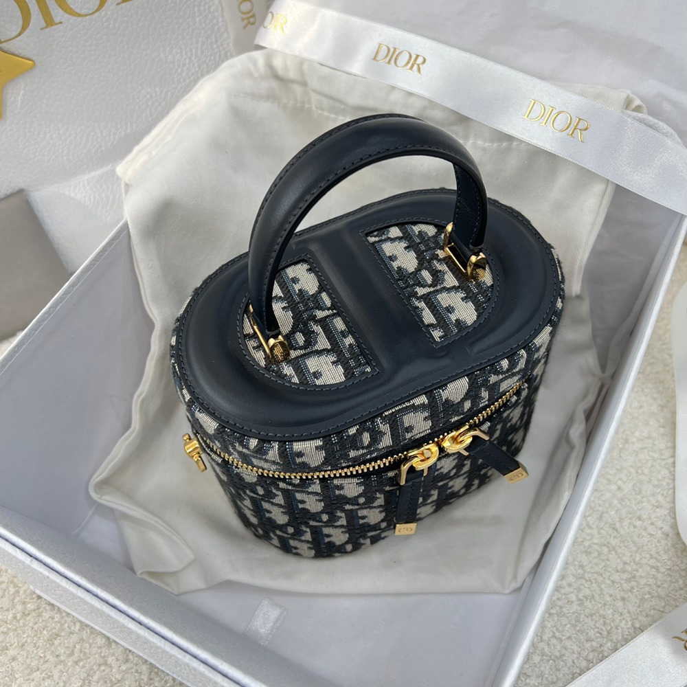 Signature Vanity老花_4