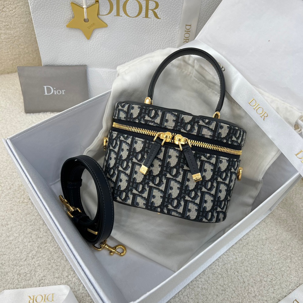 Signature Vanity老花_6