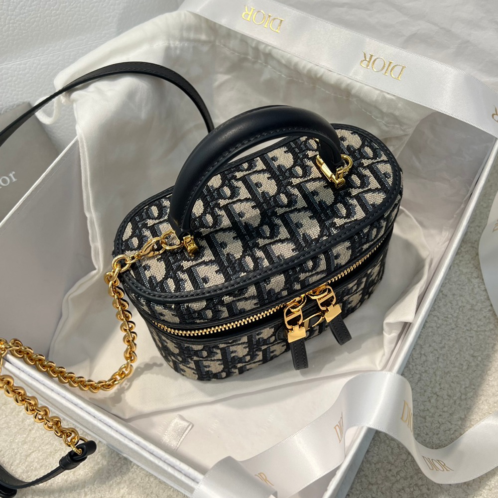 Montaigne Mini Vanity_4