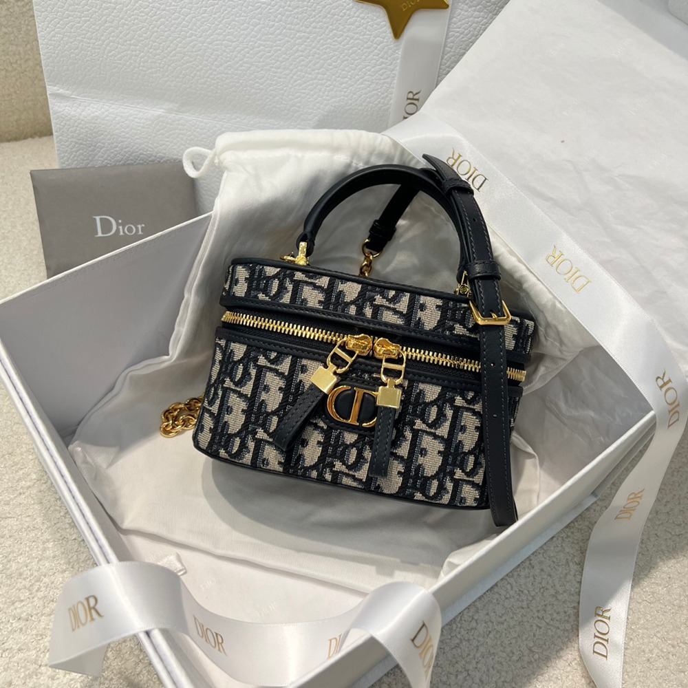 Montaigne Mini Vanity_5