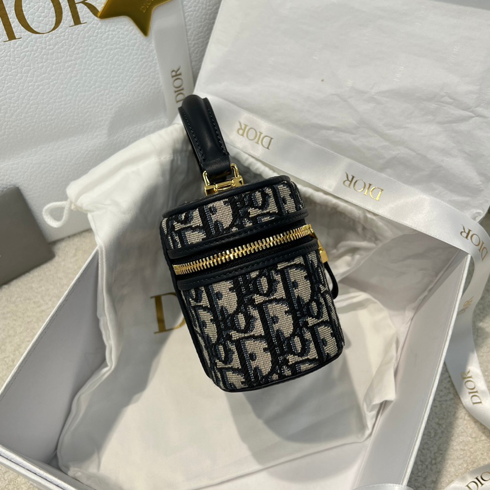 Montaigne Mini Vanity_7