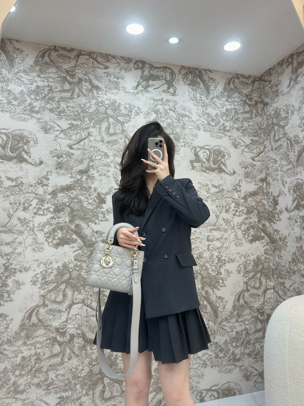 Lady灰色_4