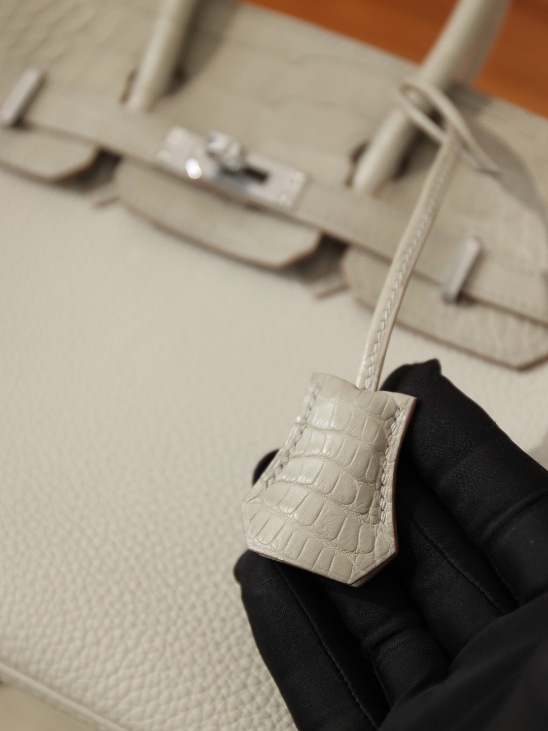 Birkin25鱷魚配灰色銀扣_11